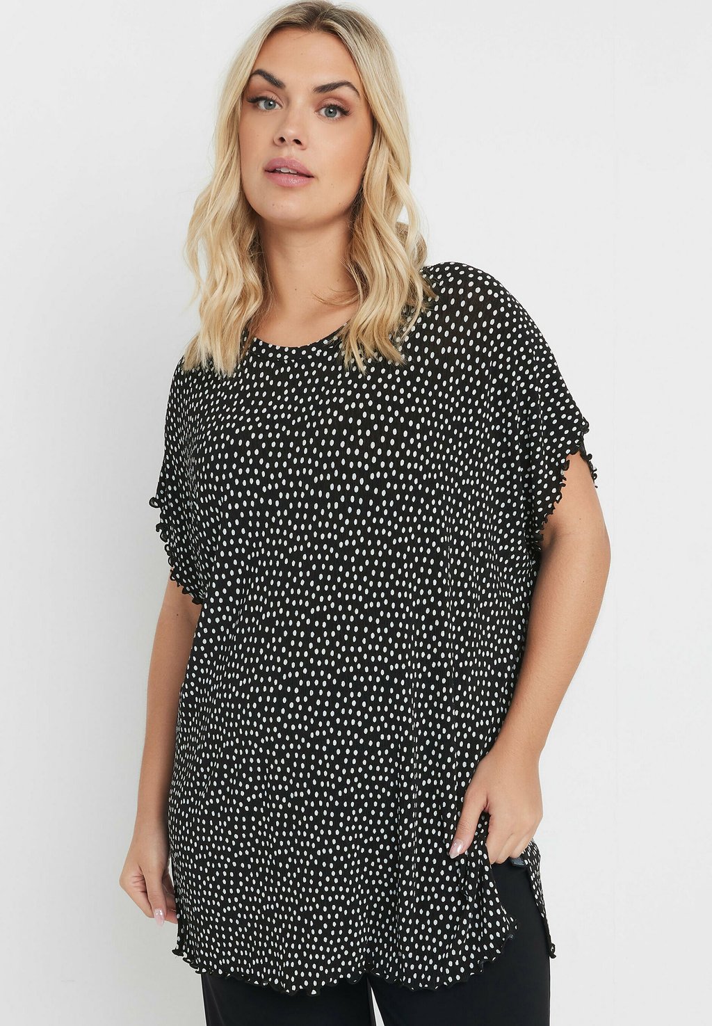 

Блуза POLKA DOT Yours Clothing, антрацит