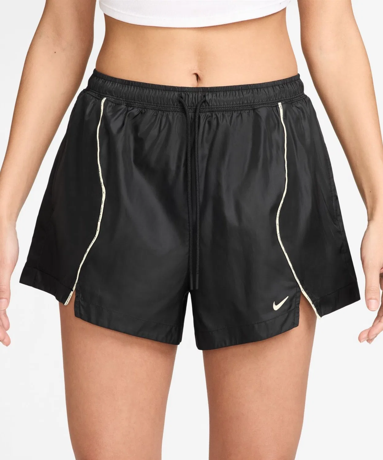 Женские шорты свободного кроя с водоотталкивающей пропиткой NIKE ATHLETICS DEPT LTWT WV, Black