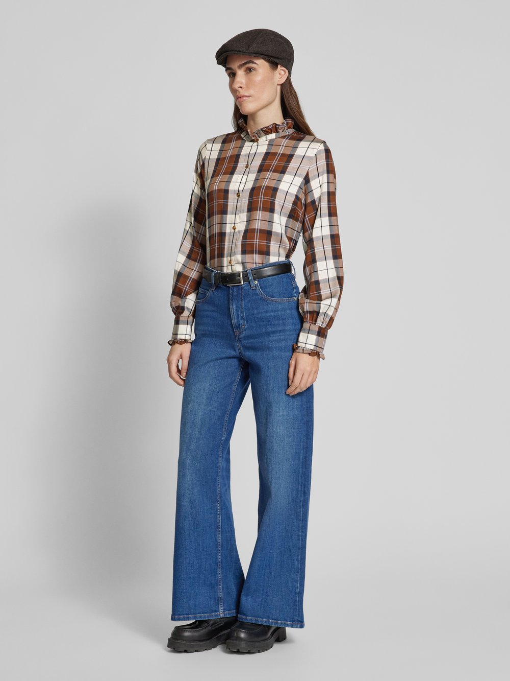 

Блузка свободного кроя с воротником-стойкой, модель «Фиолетовая» Barbour