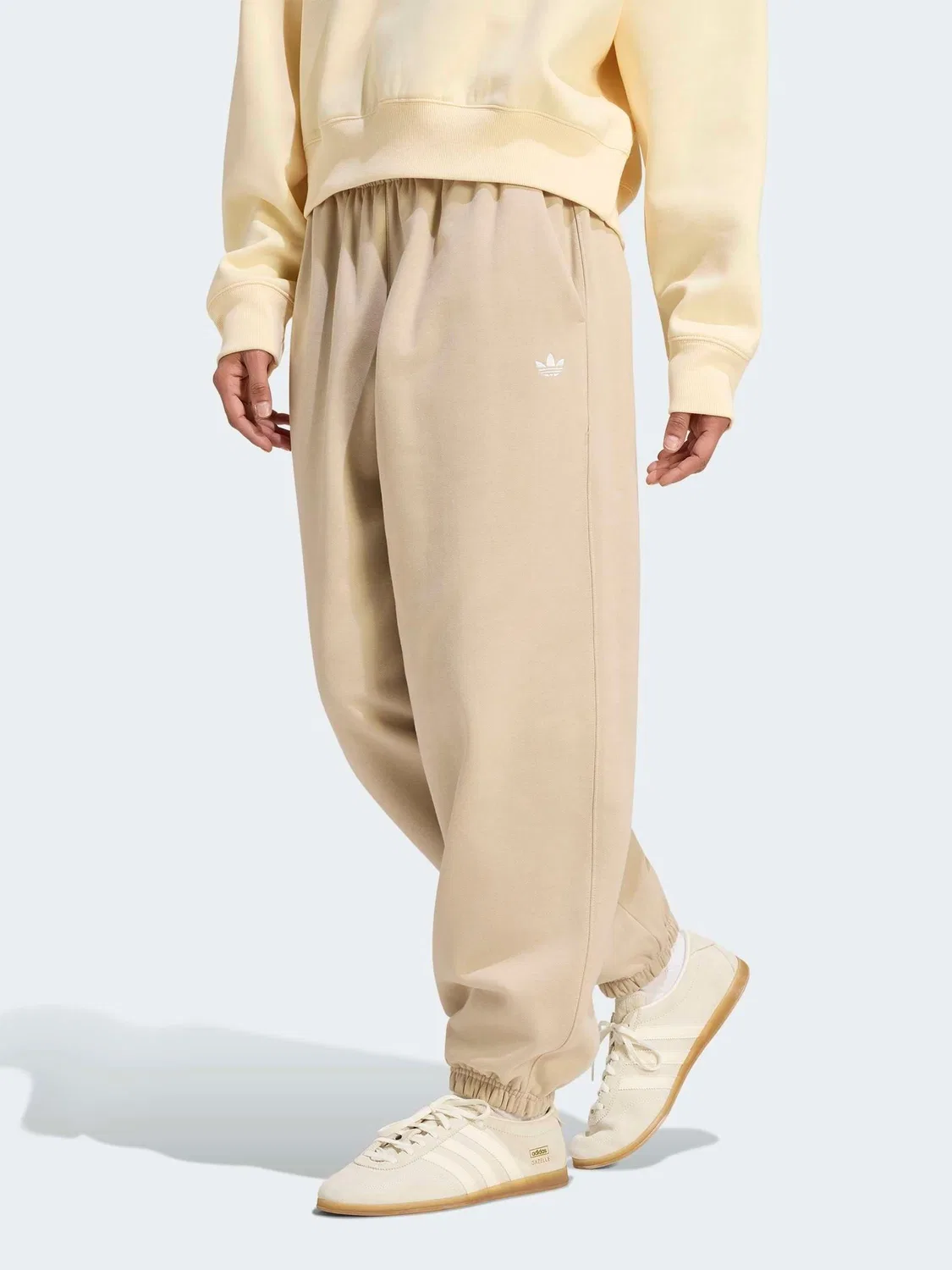 Джоггеры свободного кроя Essentials Loose Fleece от adidas Originals, кремовый