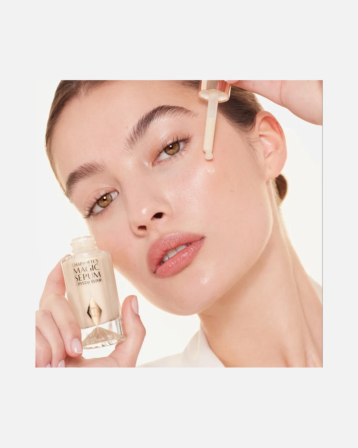 Антивозрастная сыворотка Charlotte's Magic Serum Crystal Elixir Charlotte Tilbury, 30 Ml — фото 3