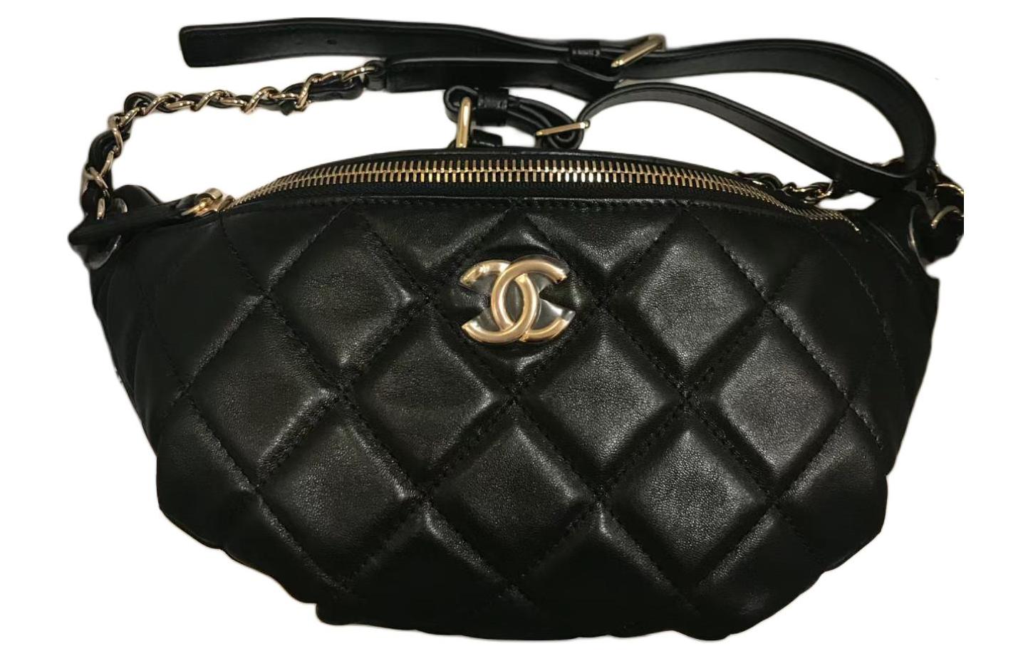 

CHANEL Поясная сумка из овчины женская black