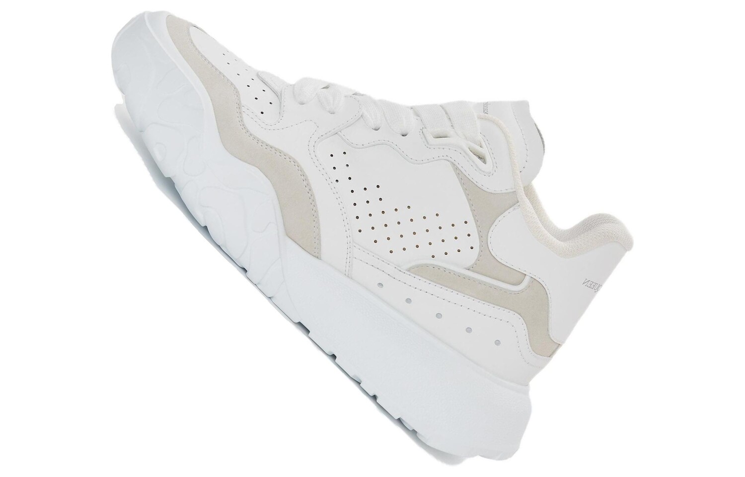 Кроссовки Court Trainer Lifestyle женские с низким верхом белого цвета Alexander Mcqueen — фото 2