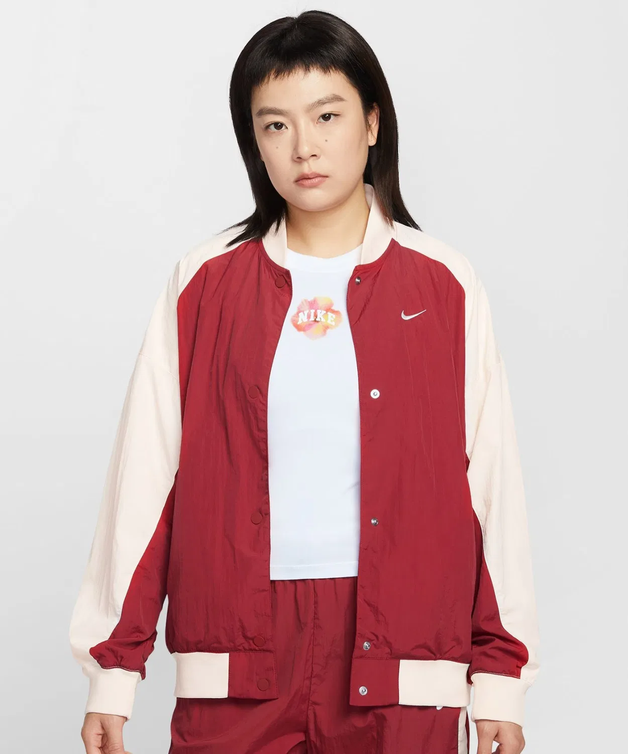 Куртка женская Nike NSW Hybrid Varsity Jacket, красная — фото 2