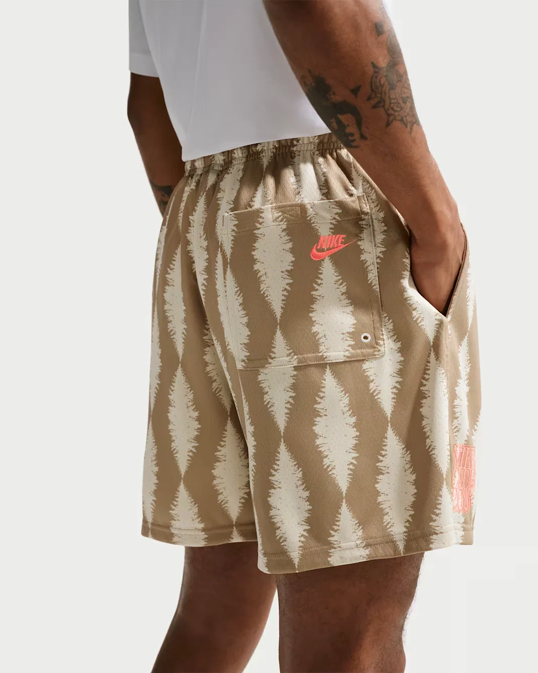 Мужская флисовая футболка с круглым вырезом Nike Club, Light Khaki/White — фото 3