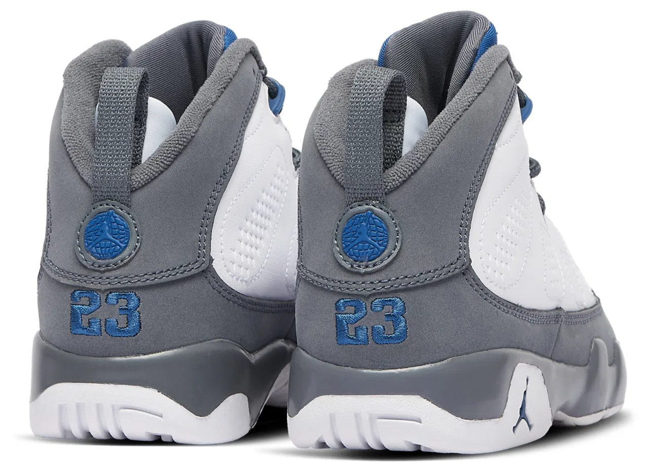 Кроссовки для мальчиков Retro 9 Jordan, цвет Flint Grey/White/French Blue — фото 3