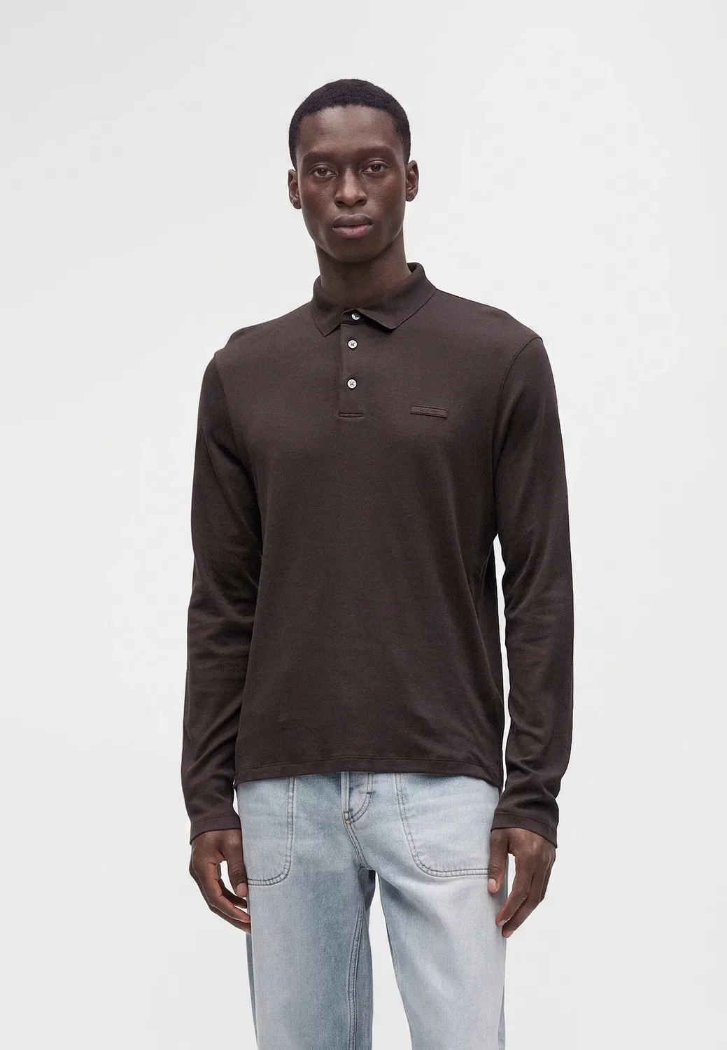 Облегающая футболка с логотипом Supima и длинными рукавами Calvin Klein, Black Coffee