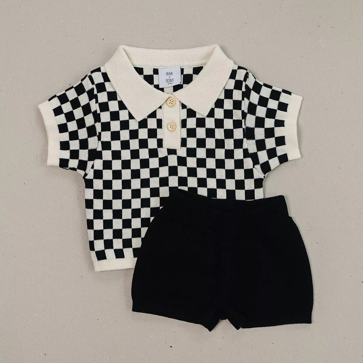 Детский комплект из футболки и шорт с принтом Reese Checkered Knit Collared Short Sleeve Set Olive + Scout, Brown — фото 2