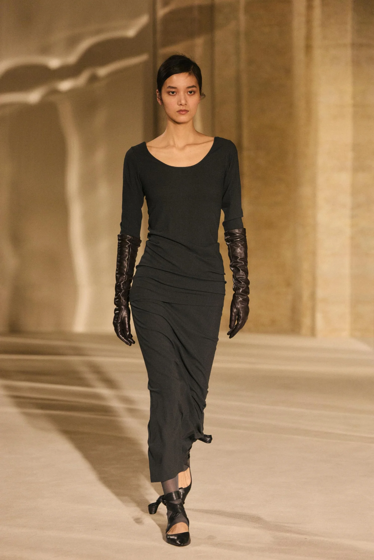 Юбка-миди Massimo Dutti Stretch  - Limited Edition, угольный — фото 2