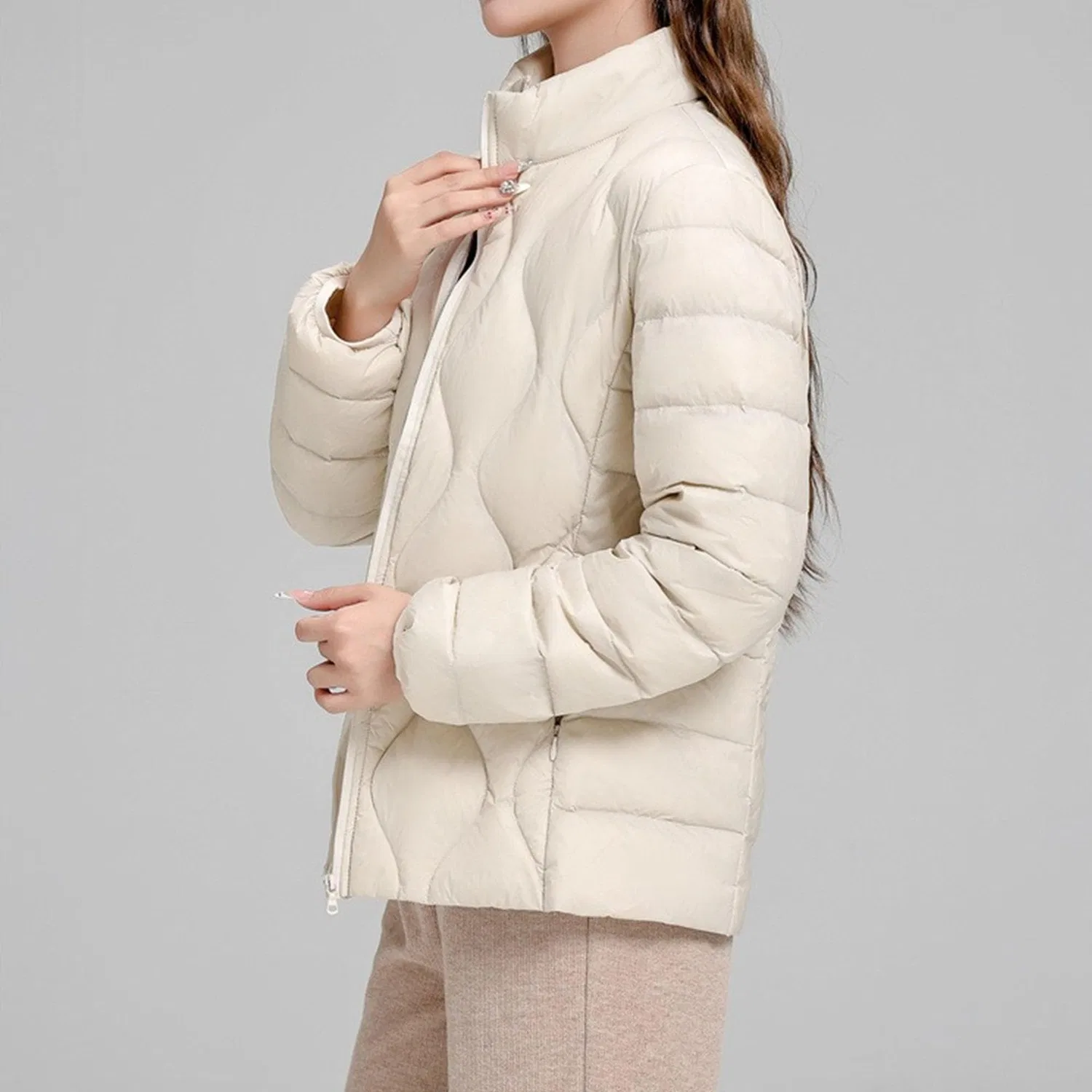 Женская легкая куртка с высоким воротником, Beige — фото 2