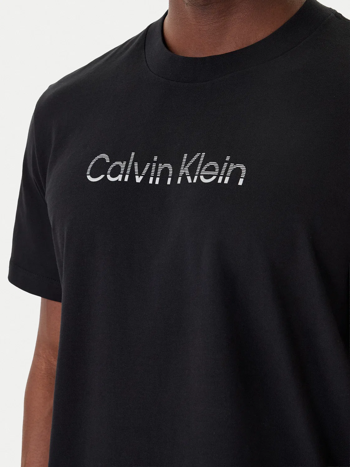 Мужская футболка стандартного кроя Calvin Klein, черный — фото 4