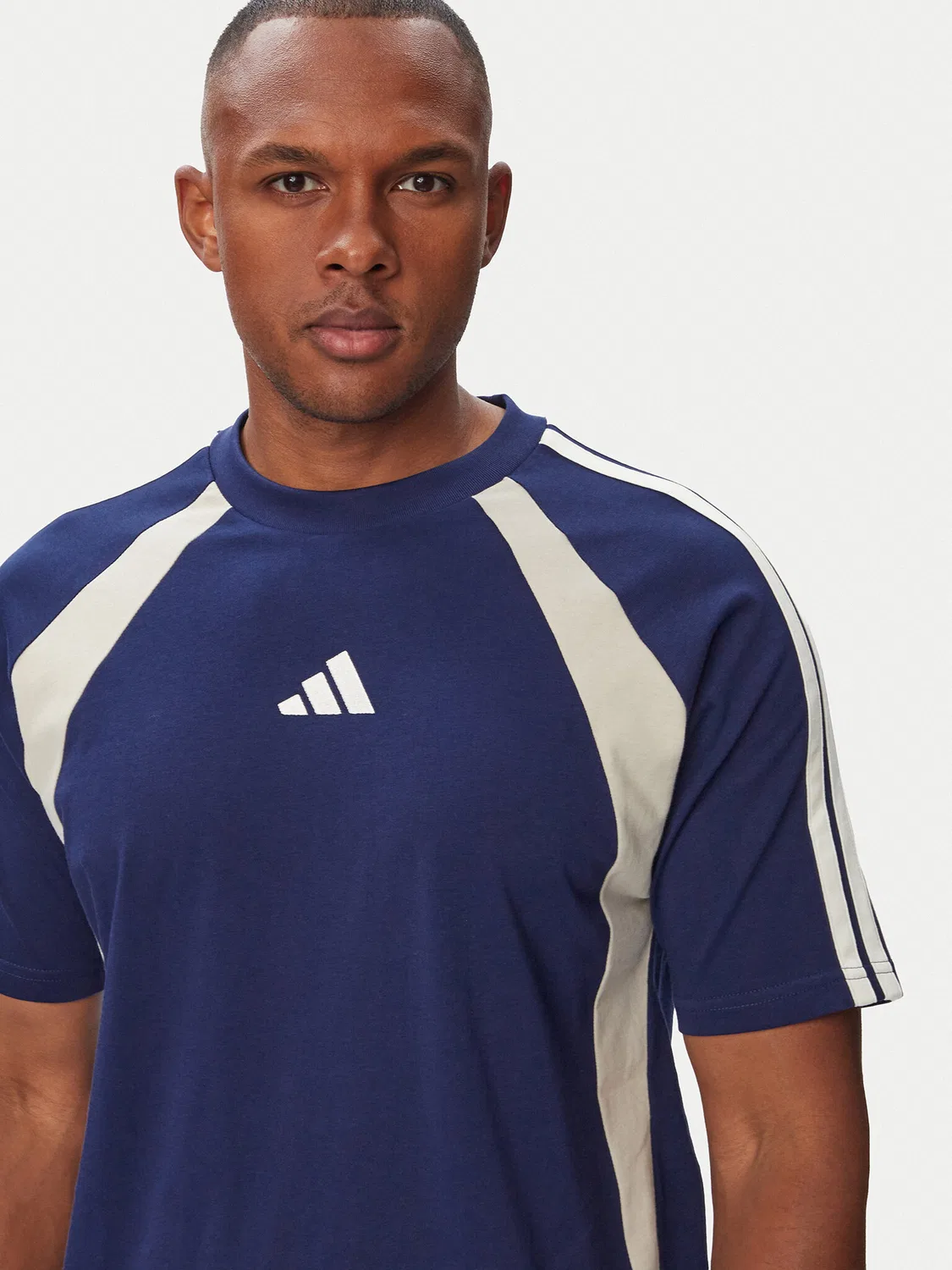 Мужская футболка стандартного кроя Seasonal Essentials Colorblock Adidas, синий — фото 4