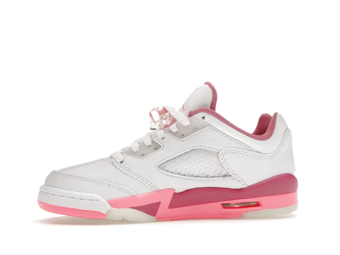 Детские кроссовки Lifestyle с низким верхом Jordan 5 Retro Low Crafted For Her Desert Berry Jordan, White/Coral Chalk-Desert Berry-Black — фото 3