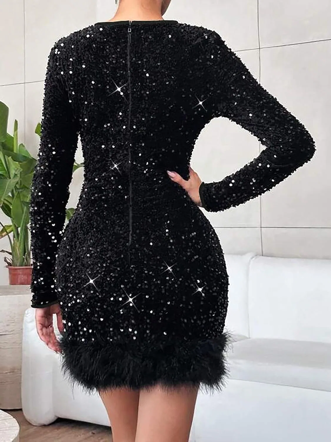Женское блестящее облегающее мини-платье с меховой отделкой, Long Sleeve, Black — фото 2