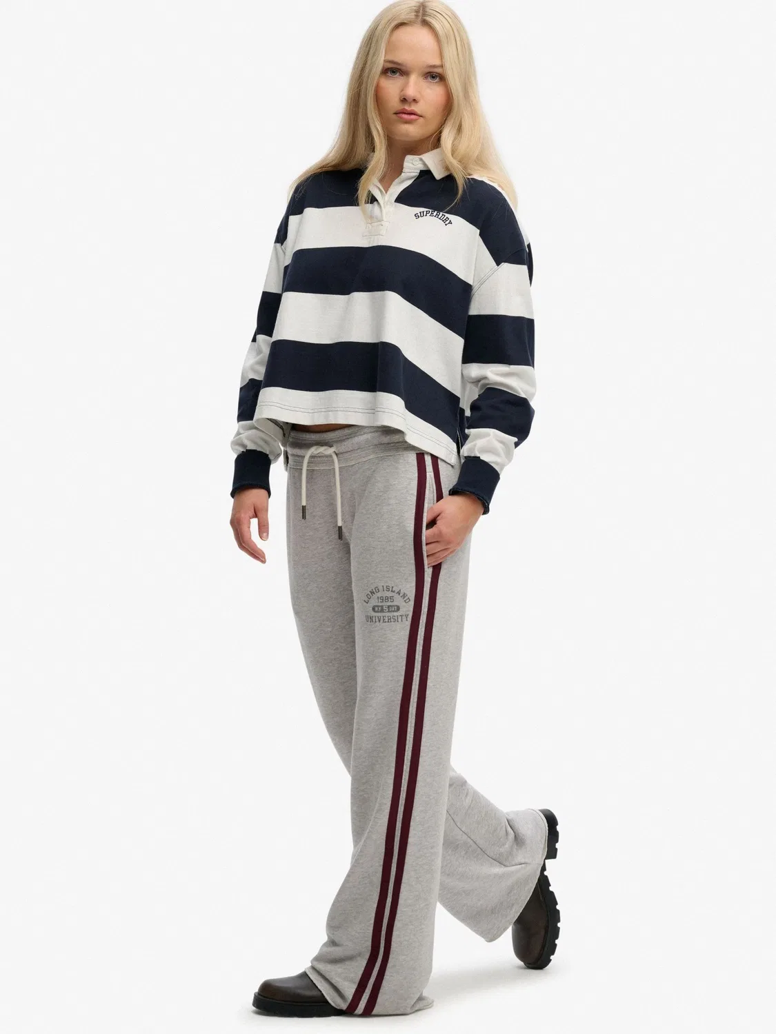 Джоггеры Athletic Essentials Stripe Flare Superdry, серый — фото 4