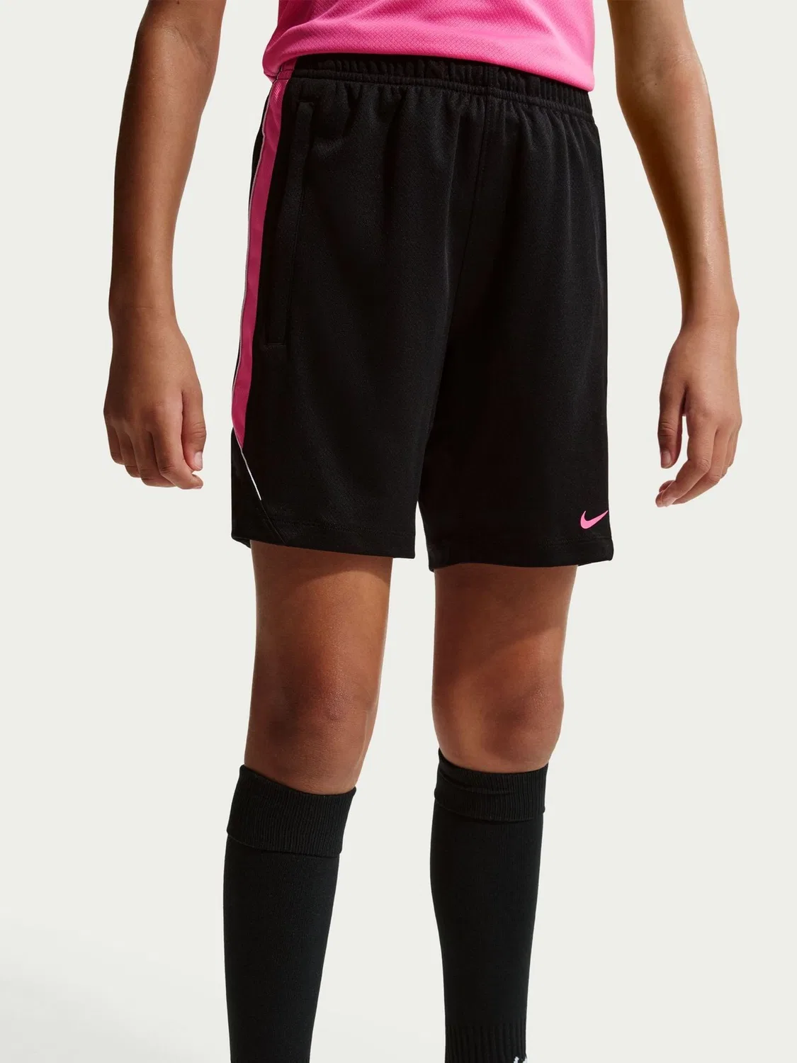 Шорты футбольные Nike Strike Dri-FIT, Black/Pink — фото 3