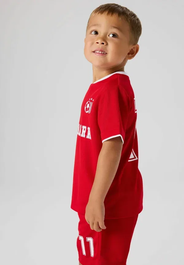 Спортивный костюм из полиэстера Shorts-set football unisex Name It, True Red, красный — фото 2