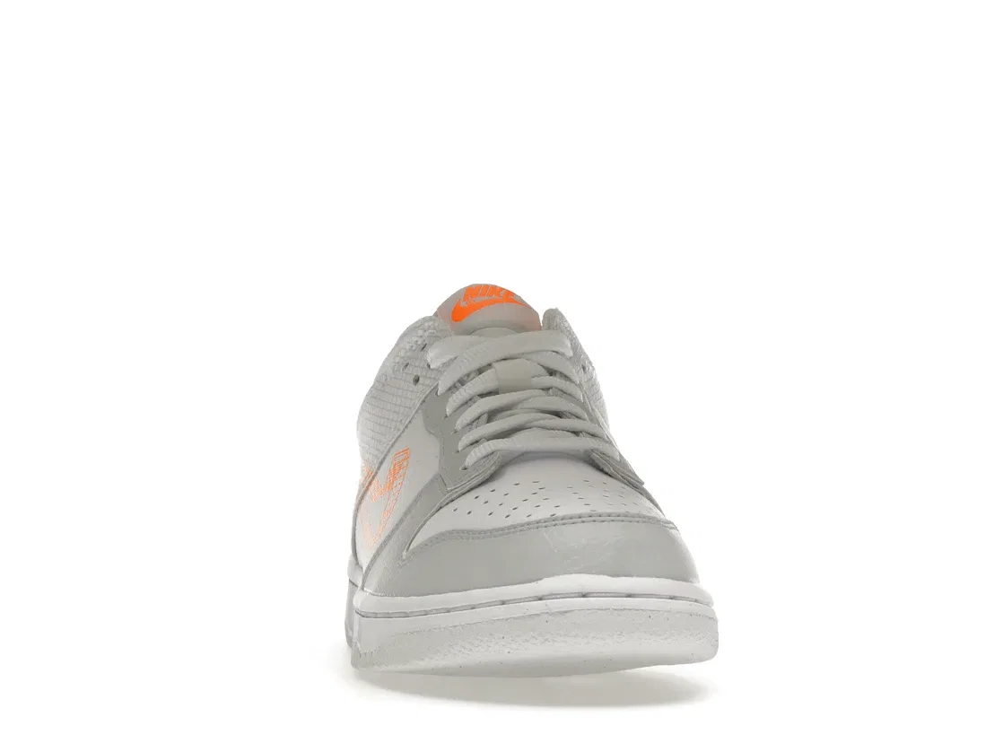 Детские кроссовки с 3D-свушем Nike Dunk Low SE, White/Pure Platinum/Total Orange — фото 2