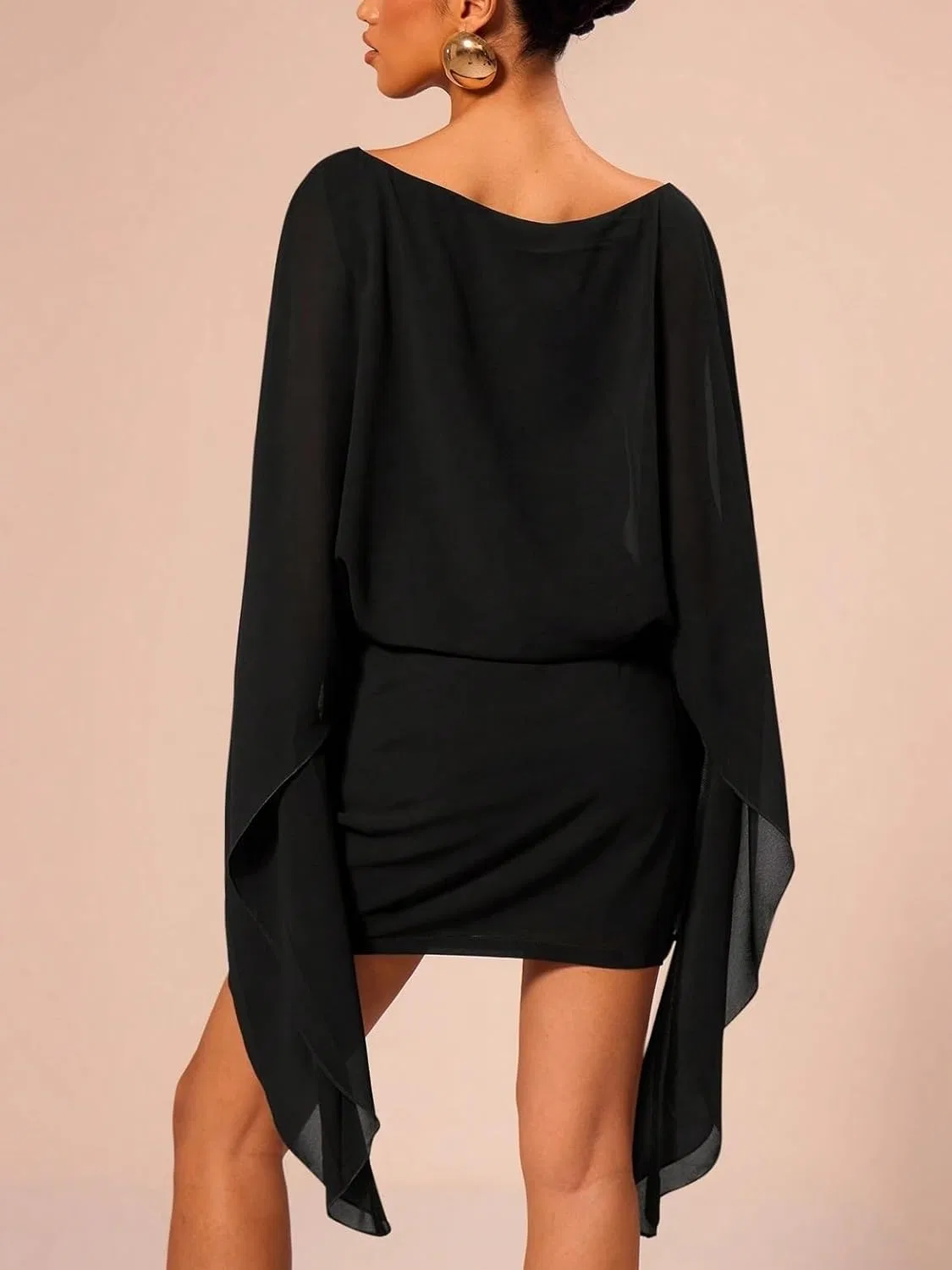 Женское мини-платье с длинным рукавом и лодочкой, Black — фото 2