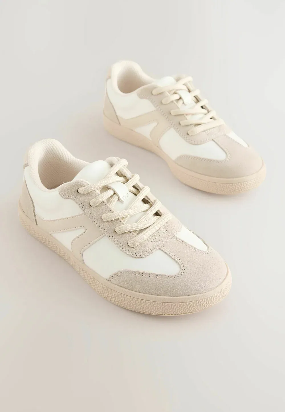 Стандартный крой - на шнуровке - кроссовки Next, Neutral Suede Mix — фото 2