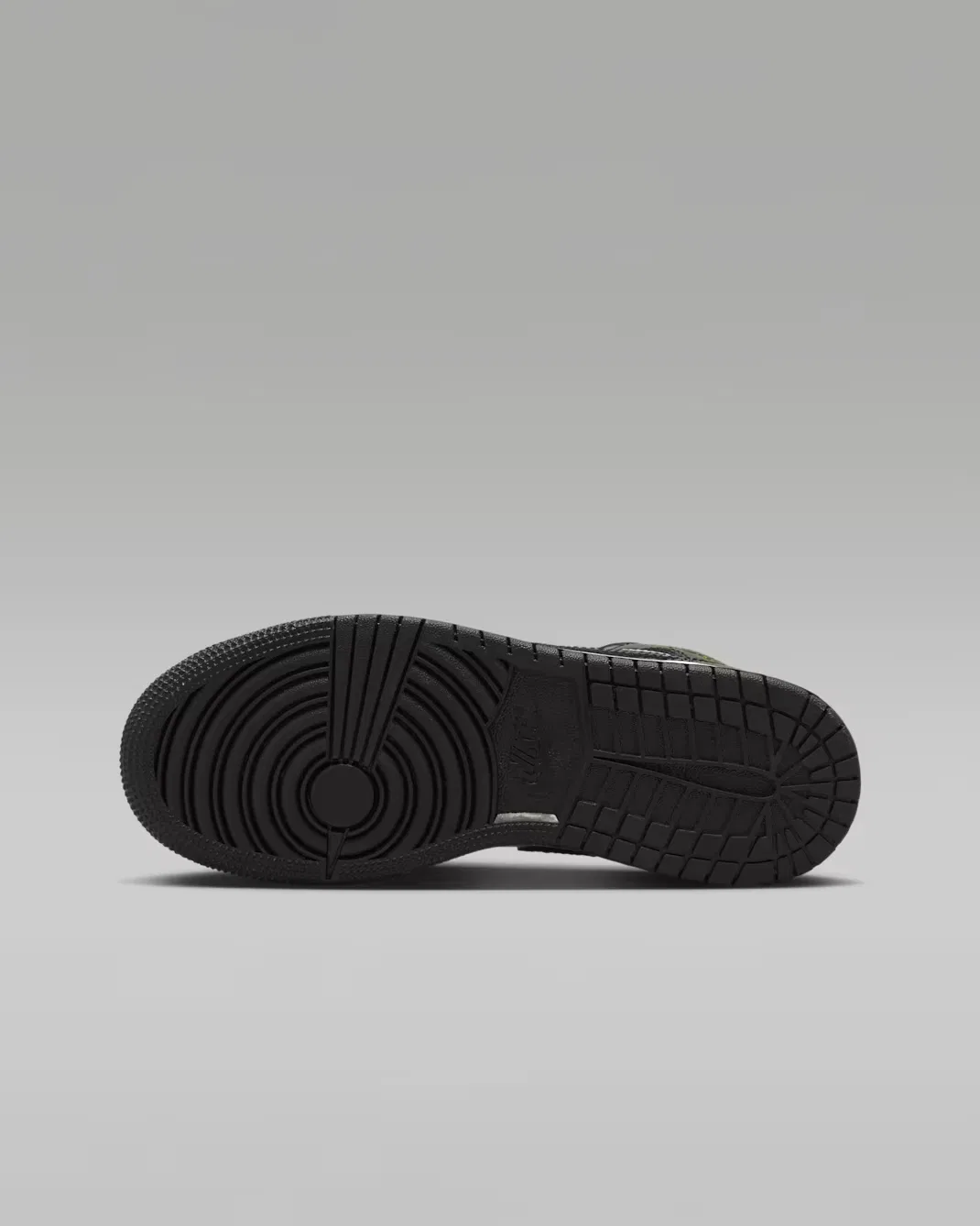 Кроссовки для детей постарше Air Jordan 1 Mid SE, Black/Metallic Silver/Sail/Metallic Gold — фото 2