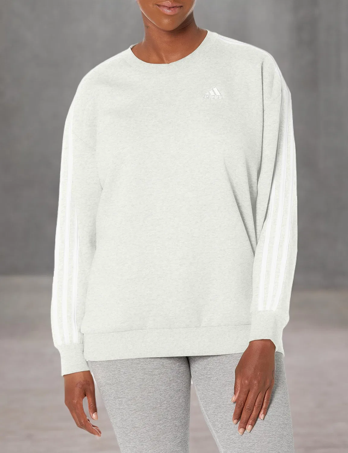 Женский свитшот с тремя полосками Essentials 3-Stripes adidas, Off-white Melange/White — фото 3