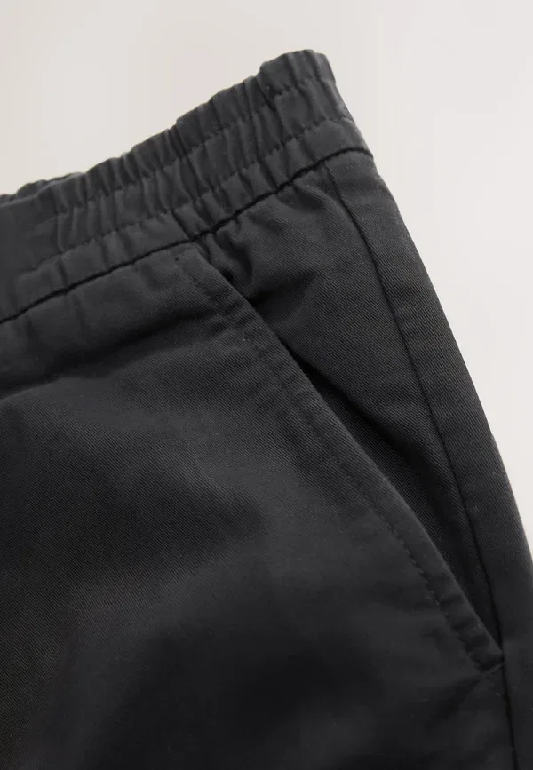 Брюки из хлопка с эластаном Regular fit stretch chinos Next black, черный — фото 4
