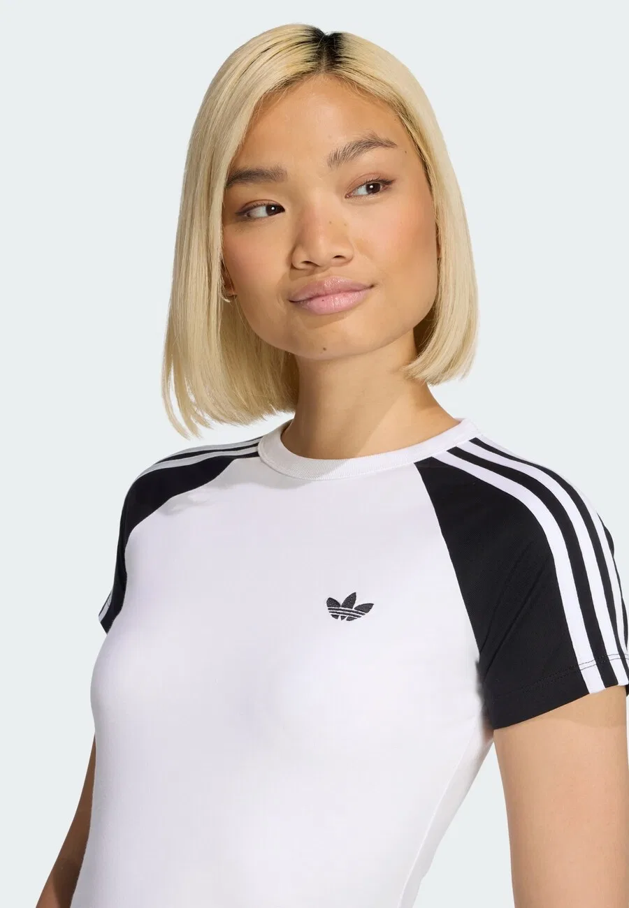 Футболка ADIDAS ORIGINALS 'SST' белого цвета — фото 4