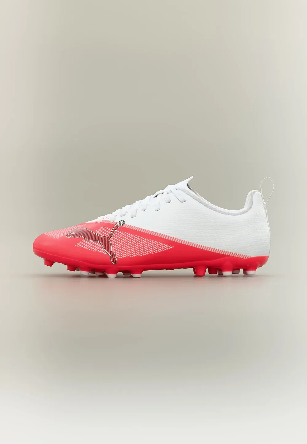 Футбольные бутсы Ultra 7 play mg jr унисекс для искусственных газонов Puma, Ultra Red/Black/White