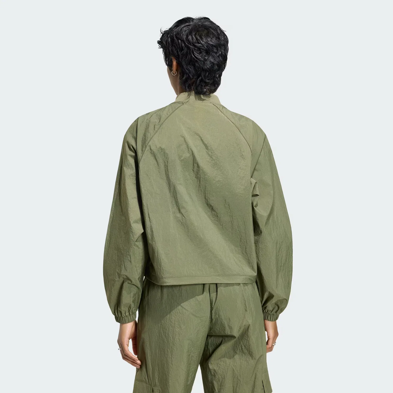Женская олимпийка свободного кроя ESSENTIALS TRACK TOP Adidas Originals, Olive Strata — фото 2