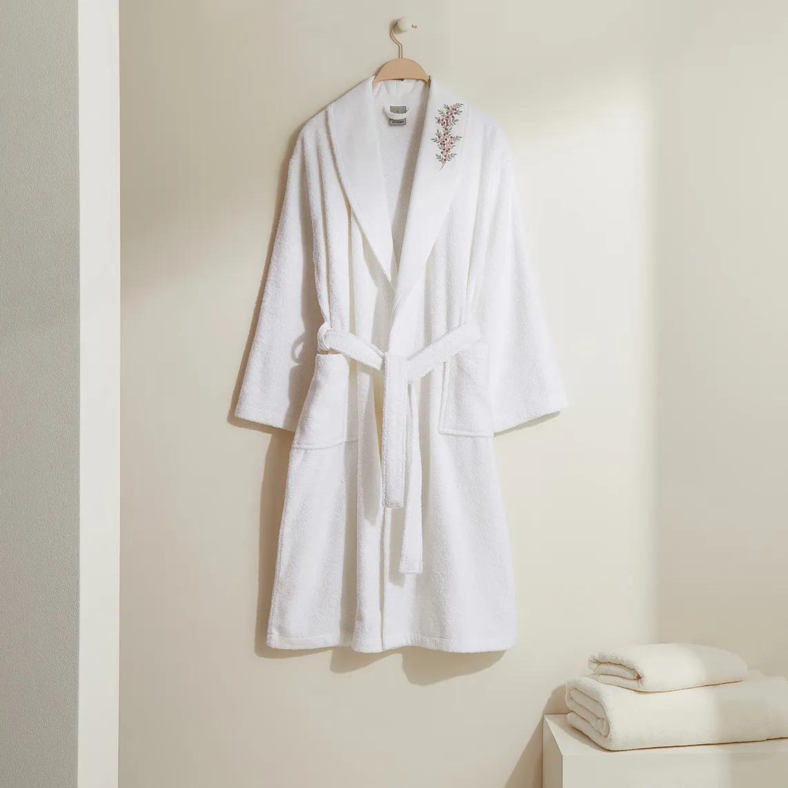 

Хлопковый халат 350 гр/м2 Jasmin El Corte Inglés, белый