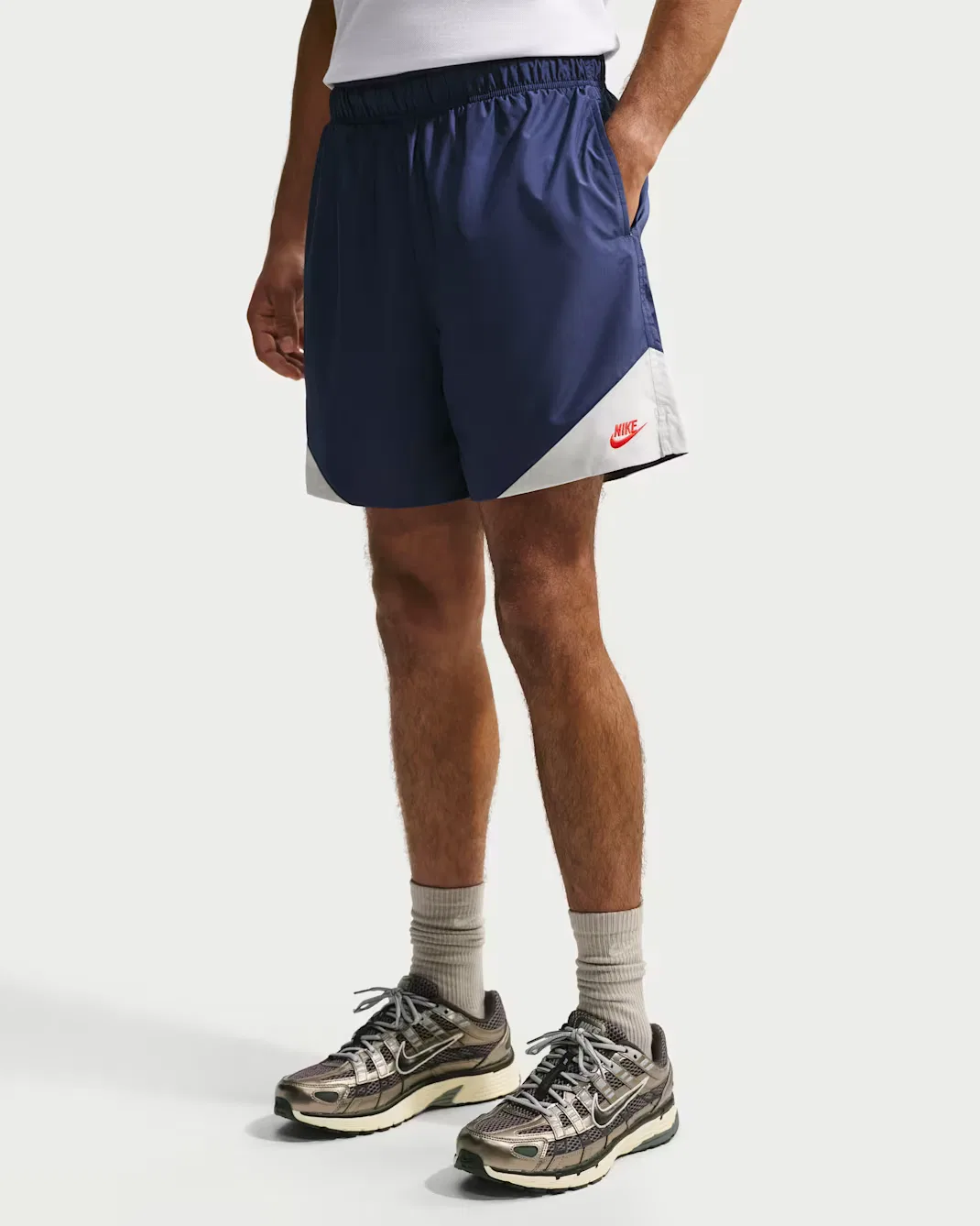 Мужские легкие тканые шорты Nike Windrunner, Blue Void/Summit White/Light Crimson — фото 2