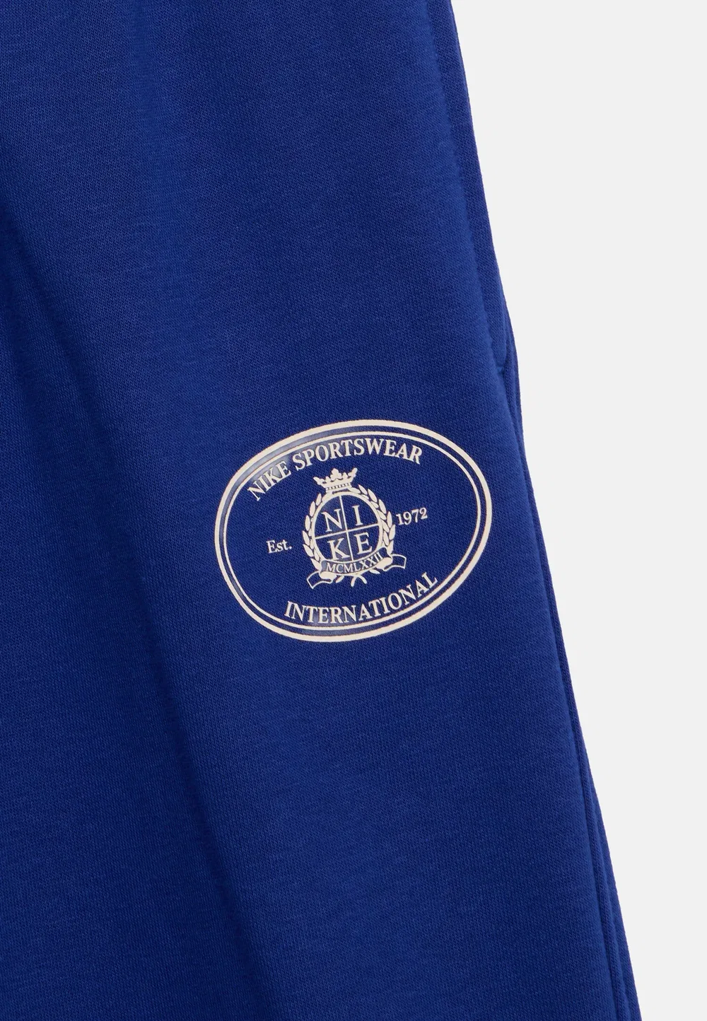 Брюки Club Pant Rules унисекс - спортивные штаны Nike Sportswear, Deep Royal Blue/Sanddrift — фото 3