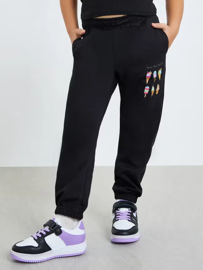 Джоггеры детские с принтом Toddler girl jogger Styli, черный — фото 3