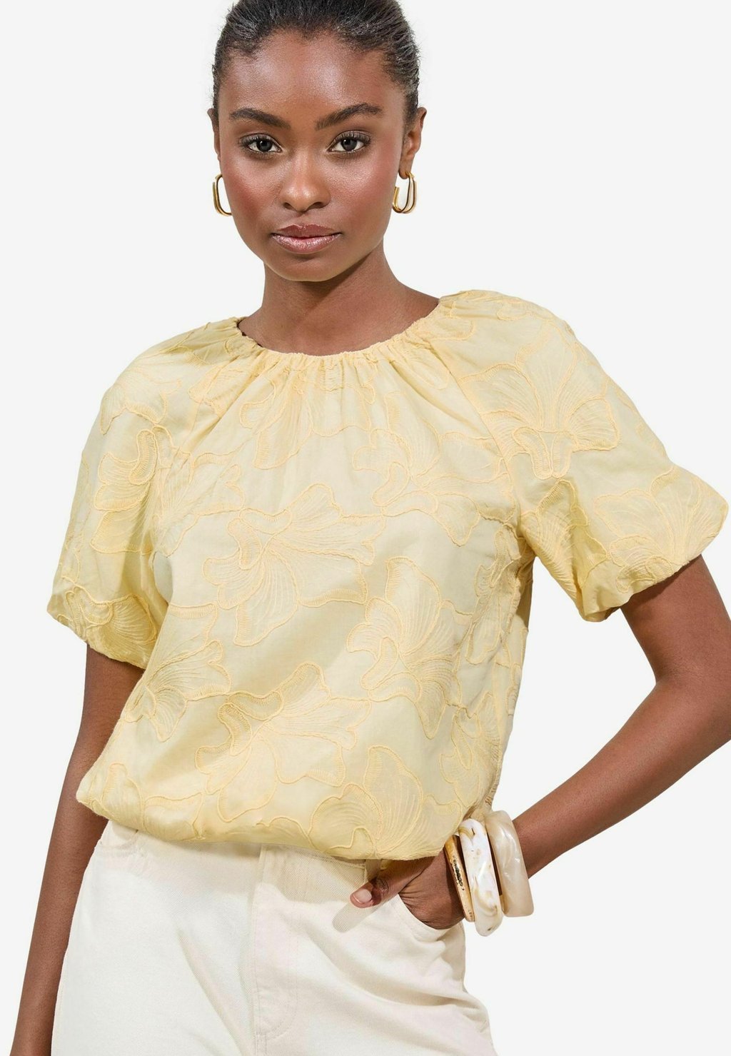 

Блуза REGULAR FIT-BUBBLE PUFF SLEEVE EMBROIDERED Lipsy, желтый