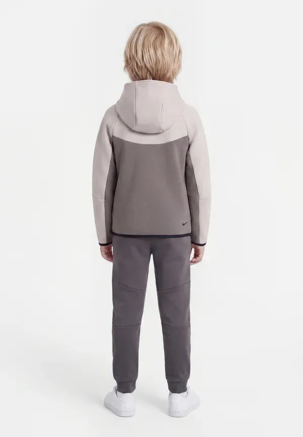 Толстовка на молнии с капюшоном дышащая Zip-up sweatshirt Nike Sportswear moon particle/cave stone/black, черный — фото 2