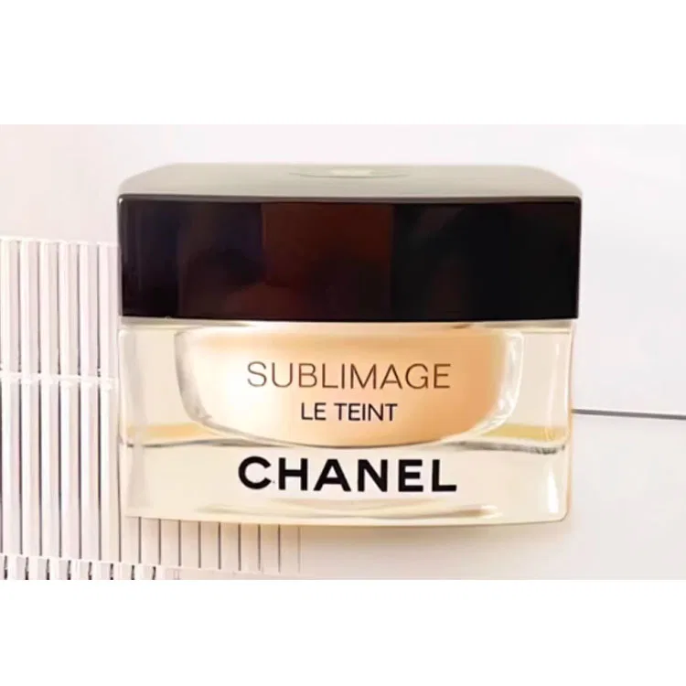 Женский увлажняющий крем для лица Luxury Style Essence Soothing Face Cream, CHANEL, Golden Brick — фото 3