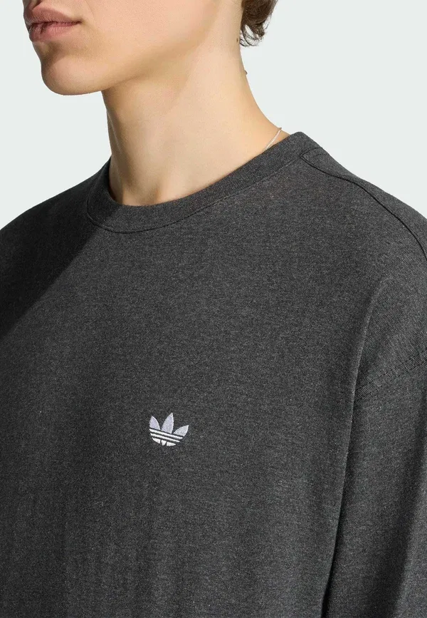 Футболка с длинным рукавом Trefoil essentials меланжевого цвета - топ с длинным рукавом Adidas Originals — фото 3
