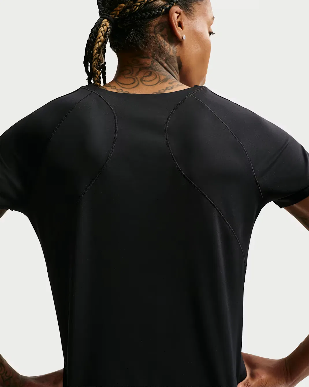 Женская футболка с коротким рукавом Dri-FIT Nike Universa, Black/Dark Smoke Grey — фото 2