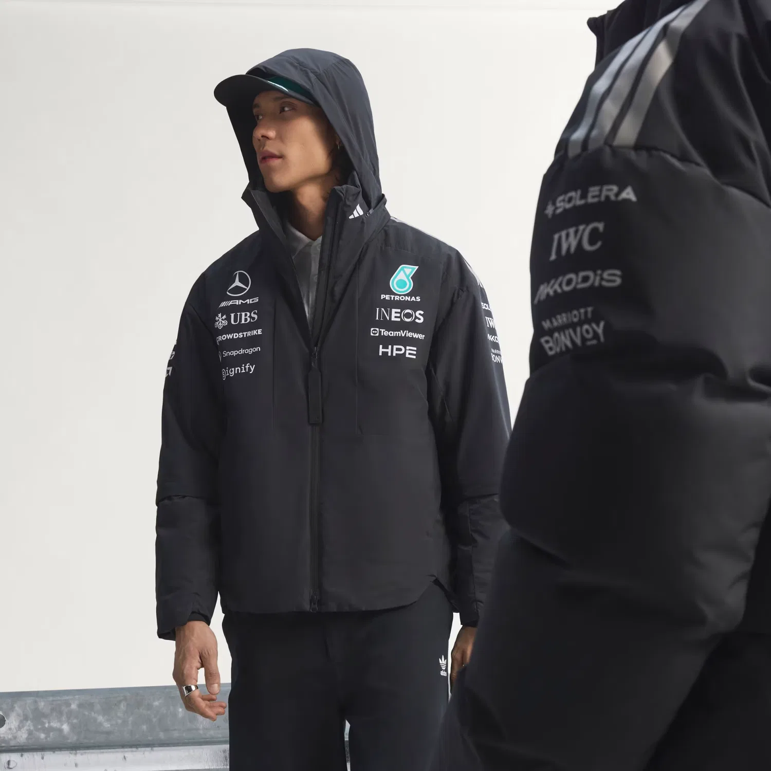 Мужская куртка на молнии с утеплителем Primaloft Mercedes-AMG Petronas Formula 1 Team Engineers Adidas Performance, черный