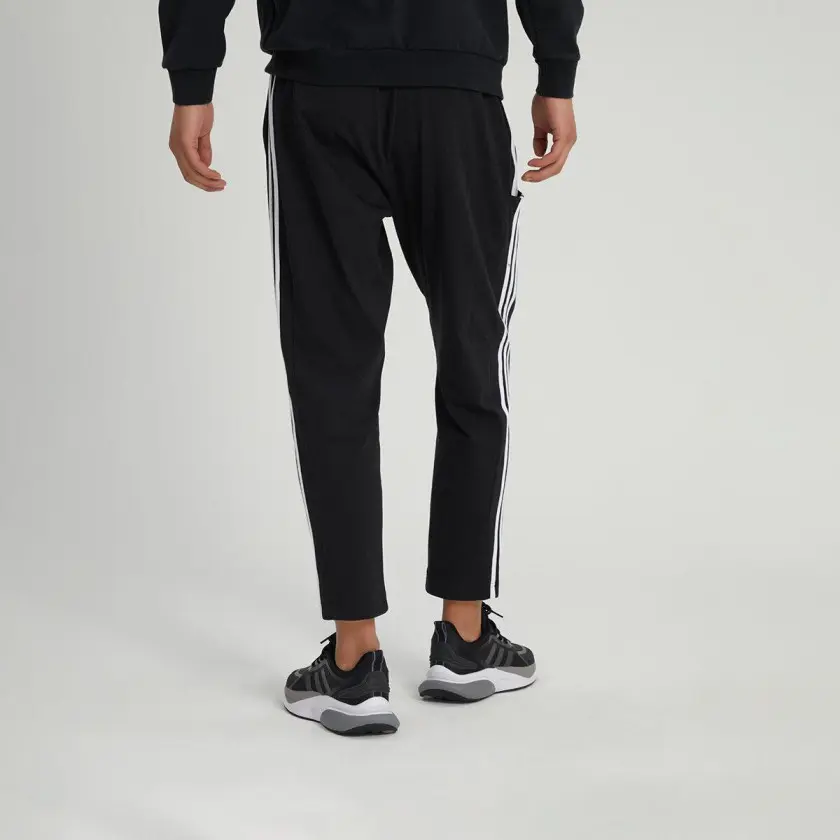 

Повседневная спортивная одежда для мужчин Adidas