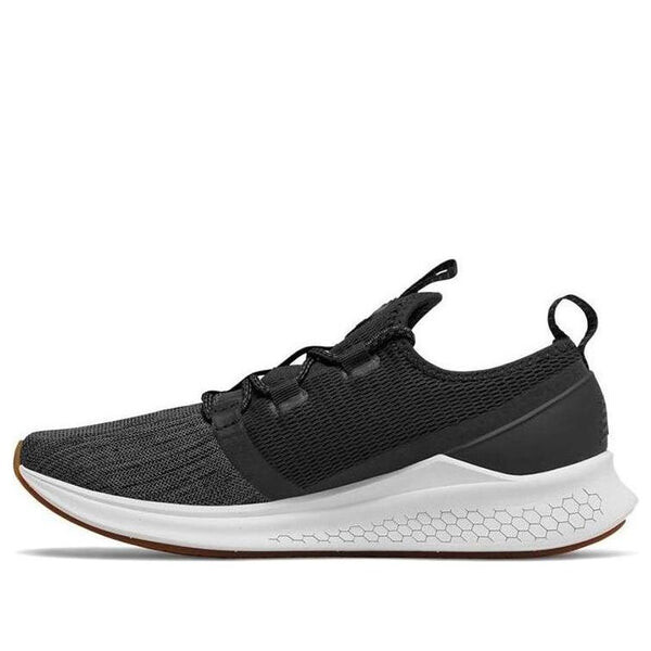 

Кроссовки свежие пены lazr New Balance, черный