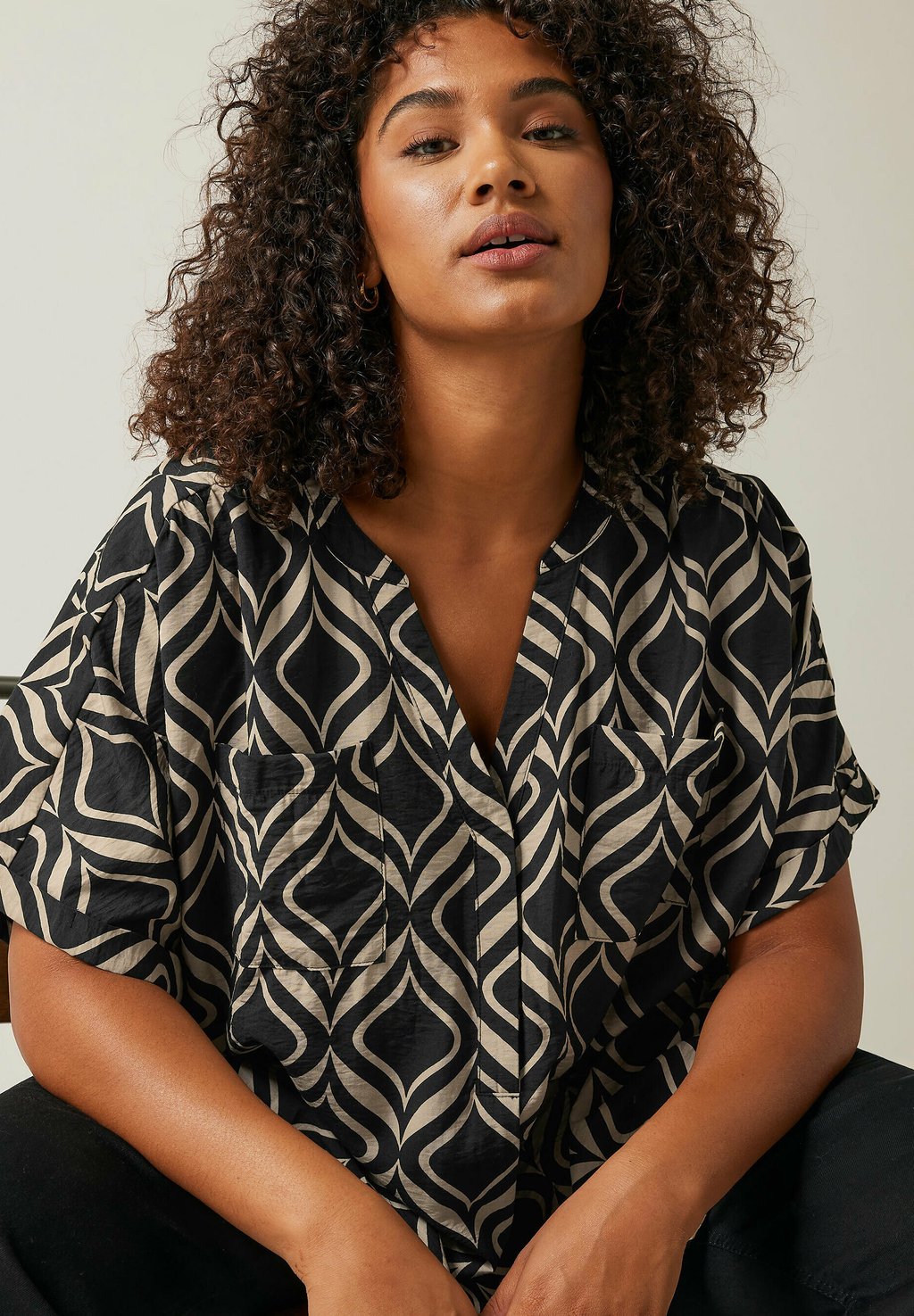 

Блуза GEOMETRIC PRINT OVERHEAD UTILITY Evans, черный