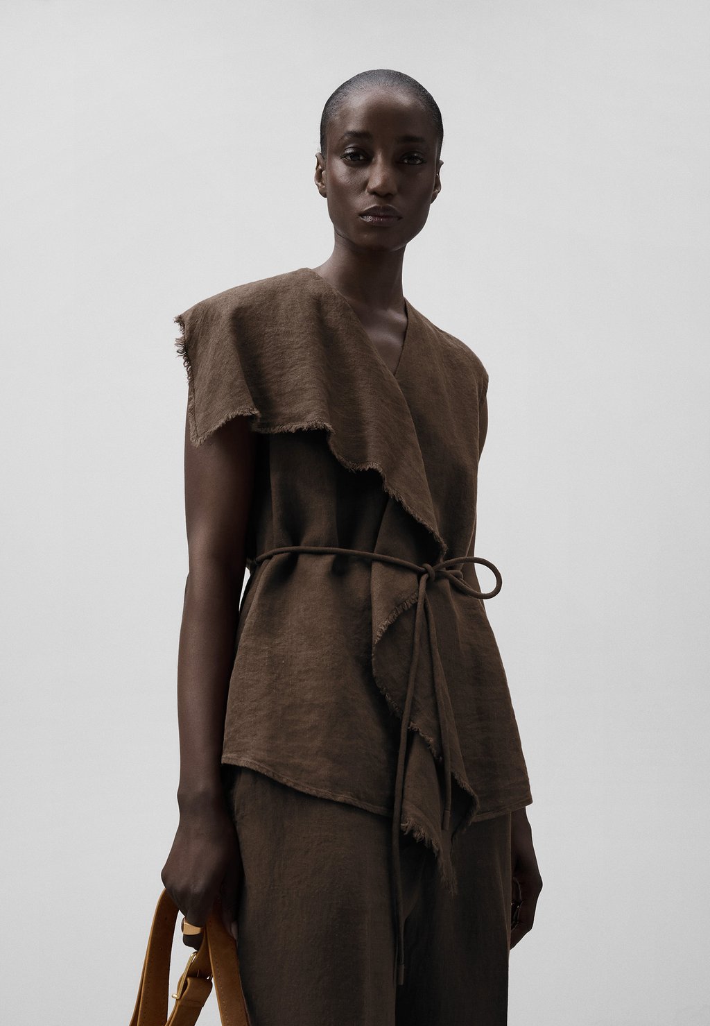 

Топ FRAYED RUFFLE - Blouse ADOLFO DOMINGUEZ, коричневый