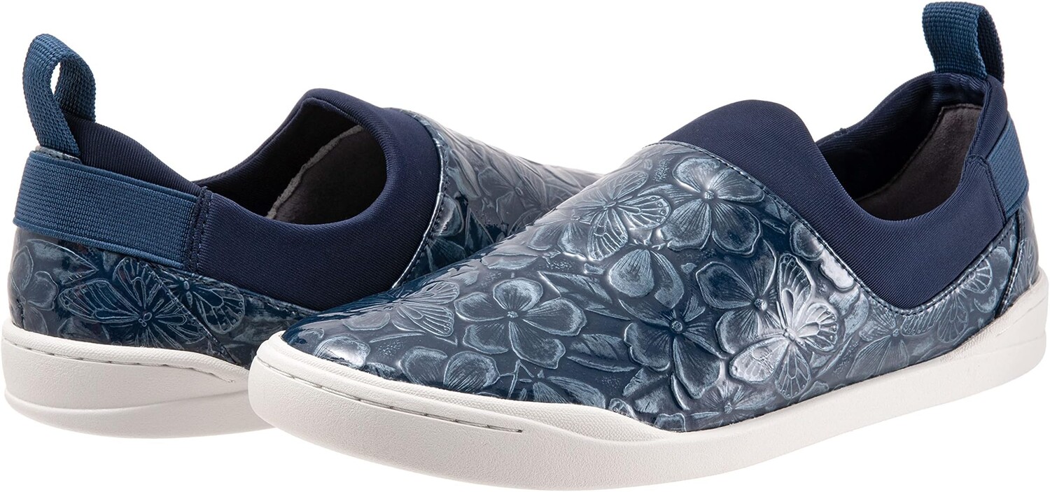 

Кроссовки SoftWalk Maya, цвет Butterfly Embossed