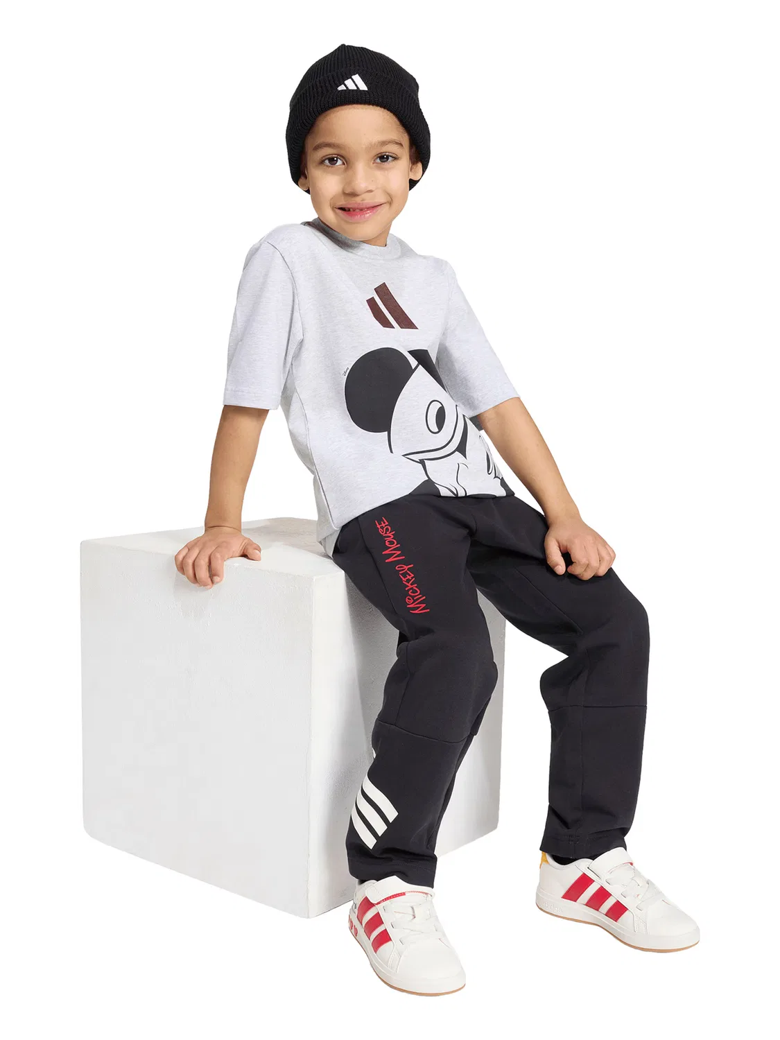 Спортивная футболка Adidas Sportswear Performance Shirt Disney Micky Maus светло-серого цвета — фото 4
