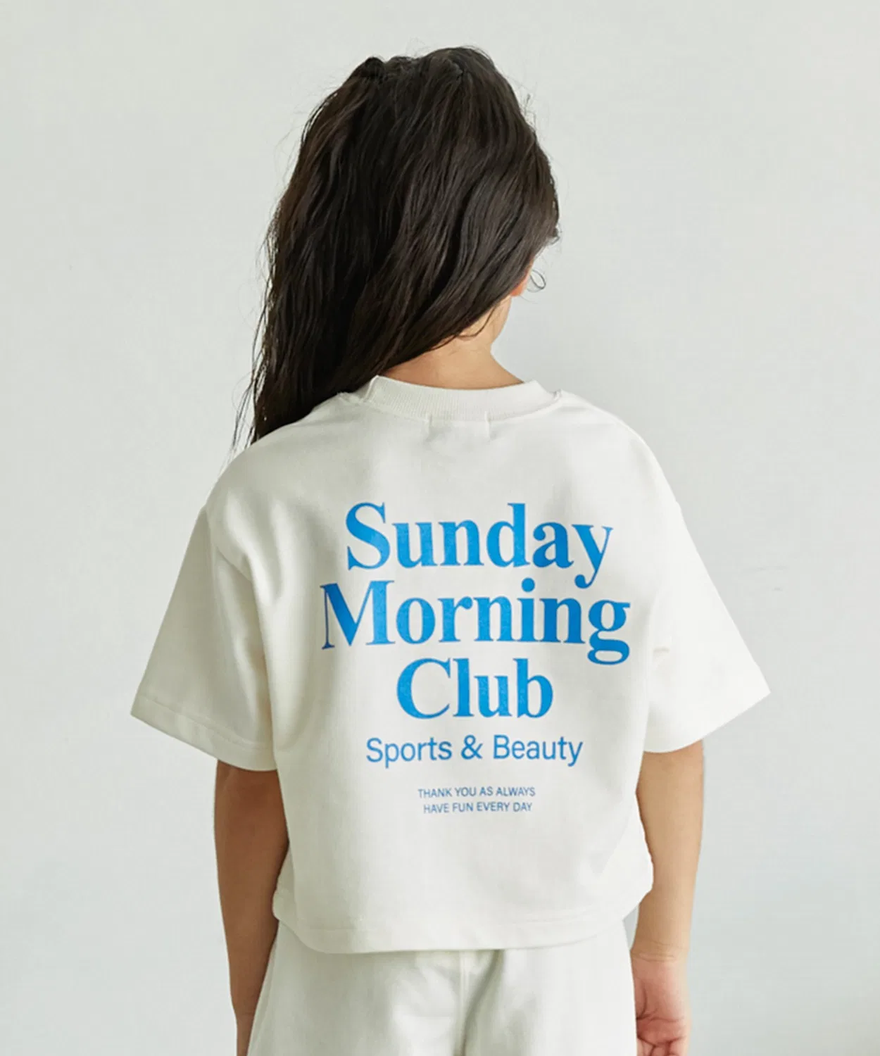 Футболка с логотипом Andiniy Sunday, свободный крой, короткая, чёрная — фото 2