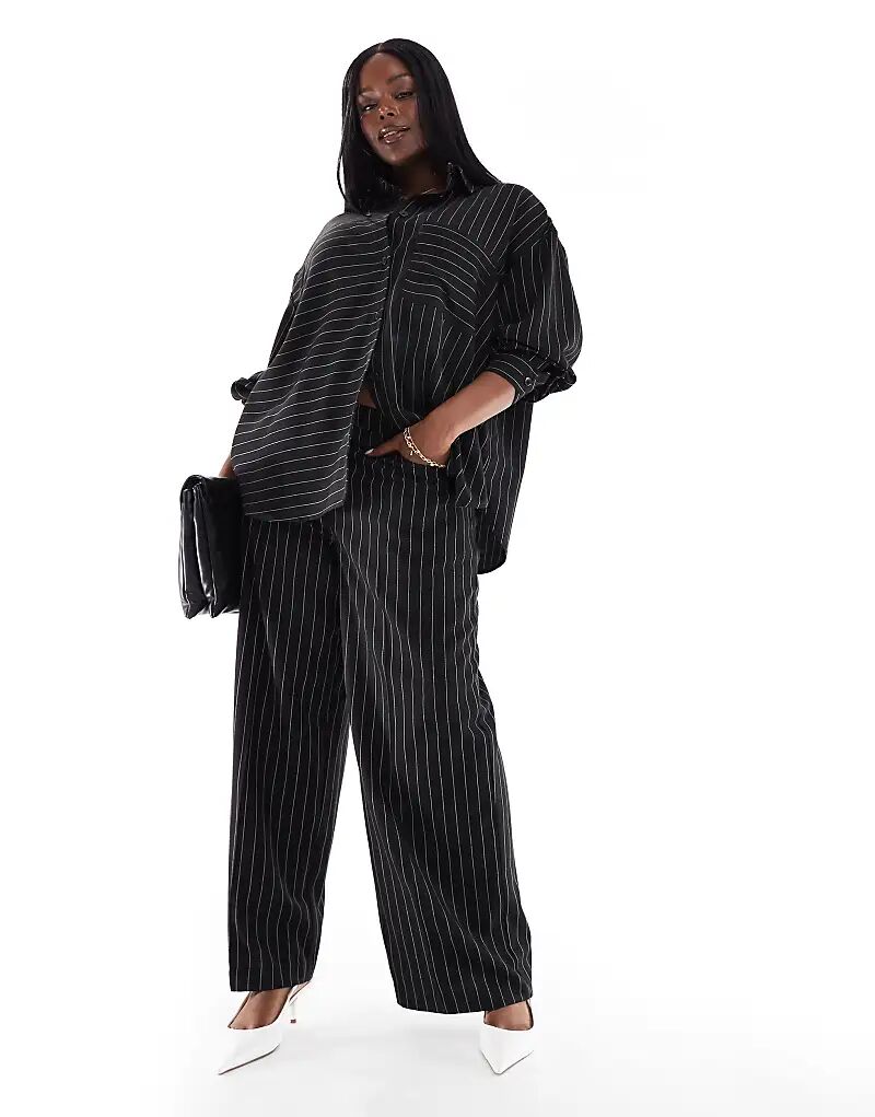 

Свободные брюки-клеш ASOS DESIGN Curve в черную полоску с 5 карманами