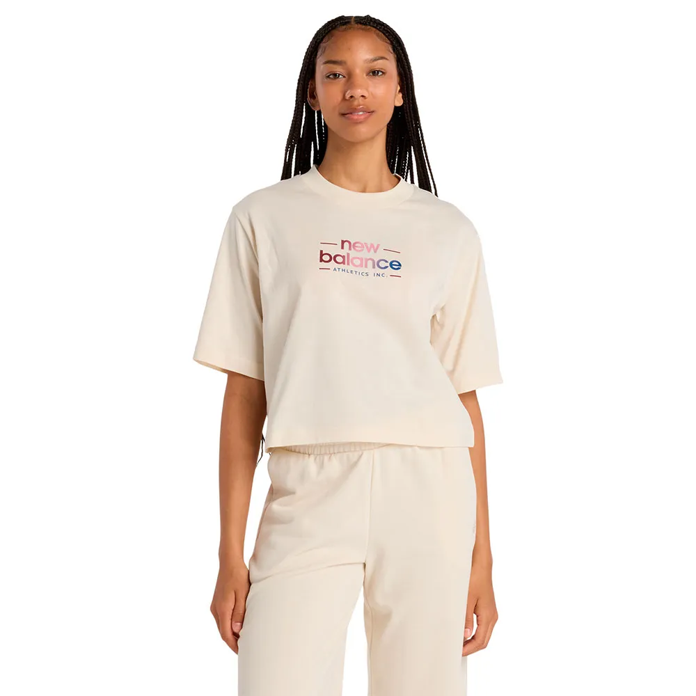 

Футболка с коротким рукавом New Balance Reimagined Relaxed, бежевый