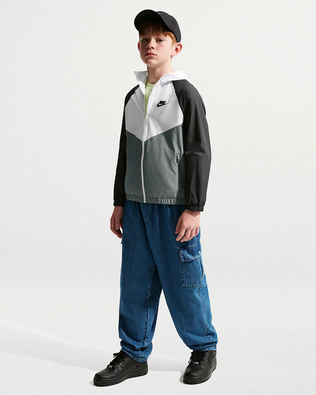 Детская куртка с капюшоном Nike Sportswear Windrunner Repel, White/Smoke Grey/Black/Black — фото 4